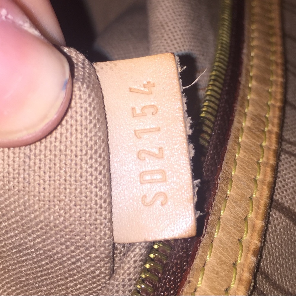Authentic Louis Vuitton Purse - Picture 5 of 8